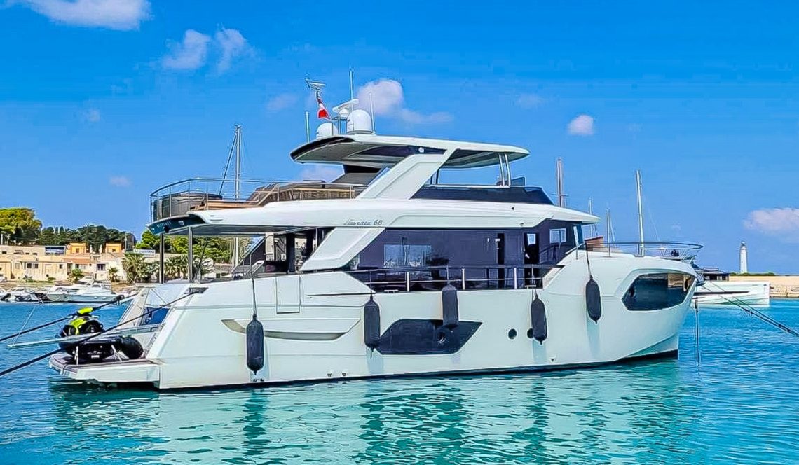 ABSOLUTE NAVETTA 68_ROUSSEY YACHTING